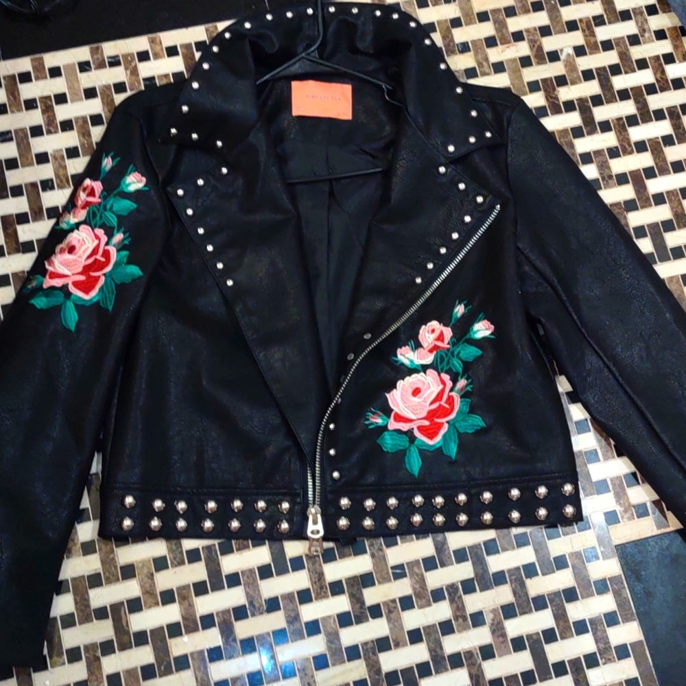 🤸🏋️🌺 GORGEOUS VEGAN LTHR MOTO CROPPED JACKET 🎁🤸🏋️🎉 NWOT OPEN 2 OFFERS!!!!